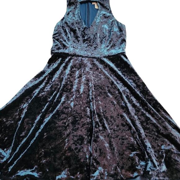 London Times Blue "Crushed Velvet" Choker Neckline With Deep V Dress Size 2 - Picture 3 of 11
